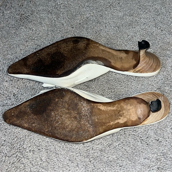 Manolo Blahnik white kitten heel slides - Picture 5 of 8